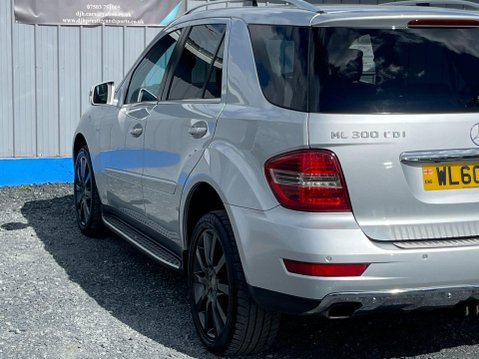 Mercedes-Benz M Class 3.0 ML300 CDI V6 BlueEfficiency Grand Edition G-Tronic 4WD Euro 5 5dr 62