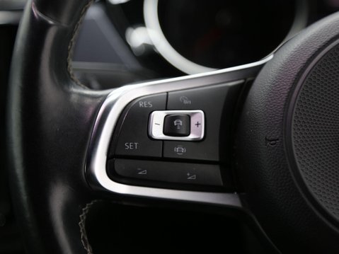 Volkswagen Touran 1.5 TSI EVO R-Line DSG Euro 6 (s/s) 5dr 11