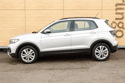 Volkswagen T-Cross SE TSI DSG 13