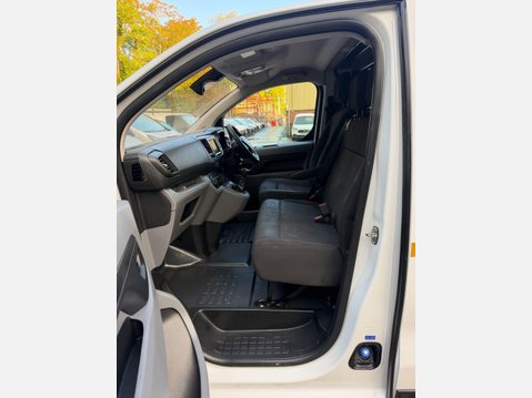 Vauxhall Vivaro 1.5 Turbo D 2900 Dynamic Panel Van 6dr Diesel Manual L2 H1 Euro 6 (s/s) (10 36