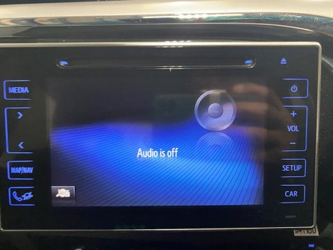 Toyota Hilux INVINCIBLE 4WD D-4D DCB 13