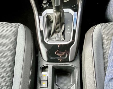Volkswagen T-Roc 1.5 T-Roc R-Line TSi Evo Semi-Auto 5dr 58