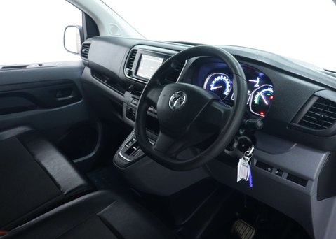 Vauxhall Vivaro 3100 75kWh Dynamic Panel Van 5dr Electric Auto L2 H1 (136 ps) 30