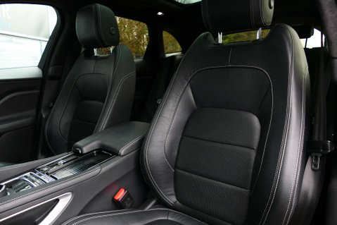 Jaguar F-Pace 2.0 F-Pace Chequered Flag AWD Auto 4WD 5dr 5