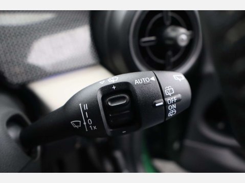 Mini Hatch 1.5 Cooper Exclusive Auto 3dr 36