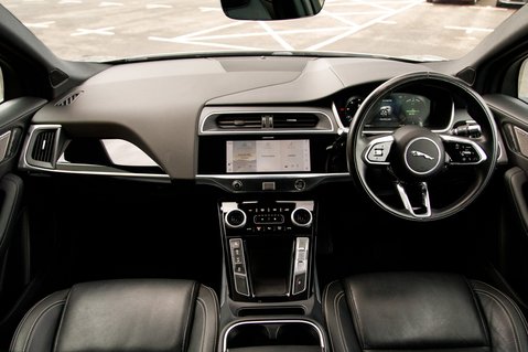 Jaguar I-Pace BLACK 3