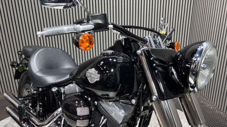Harley-Davidson Softail 1690 FLS SLIM 2016 ONLY 9K 1 GENUINE OWNER STUNNING CRUISER 41