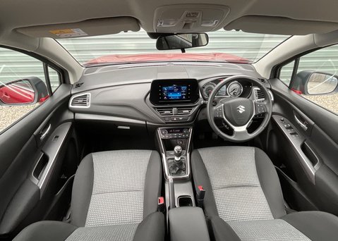 Suzuki SX4 S-Cross MOTION BOOSTERJET MHEV 12