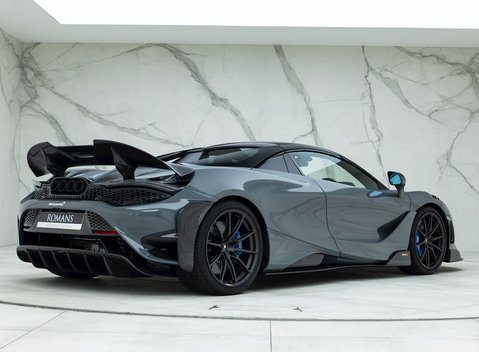 McLaren 765LT Spider 11
