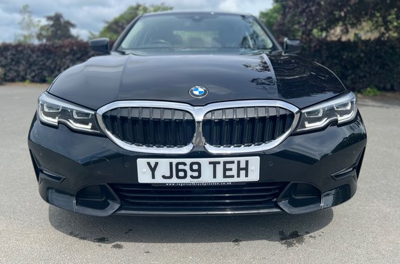 BMW 3 Series 318D SPORT 4