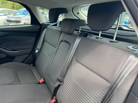Ford Focus 1.6 Titanium Powershift Euro 6 5dr 29