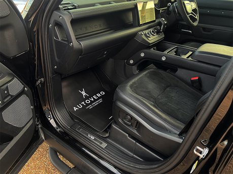 Land Rover Defender V8 47