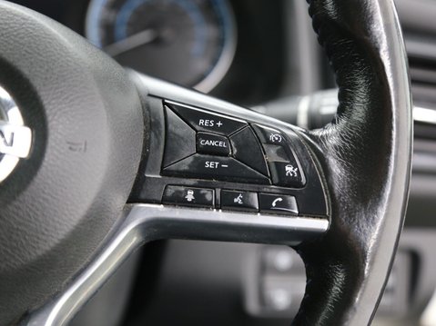 Nissan LEAF 40kWh N-Connecta Auto 5dr 12