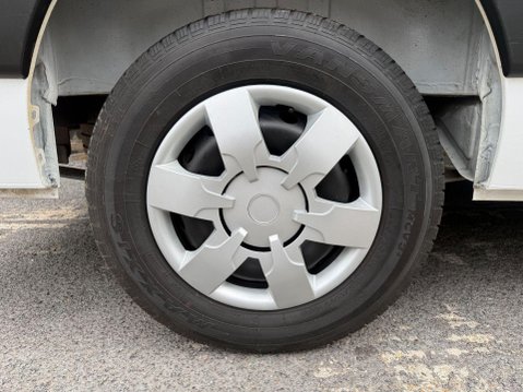Nissan NV400 DCI TEKNA L2H2 12