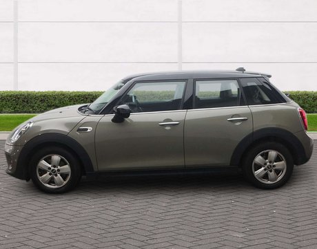 Mini Hatch 1.5 Cooper Classic Auto 5dr 1