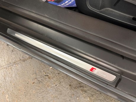 Audi TT 2.0 TFSI S line Euro 5 (s/s) 3dr 28