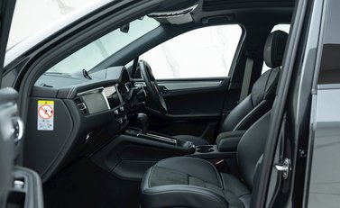 Porsche Macan GTS 15