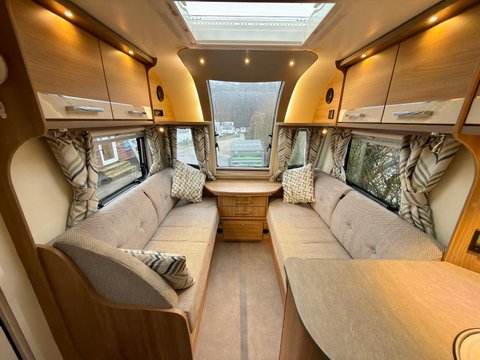 Bailey Pegasus Brindisi GT70 13