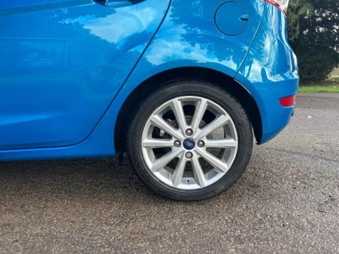 Ford Fiesta TITANIUM 38