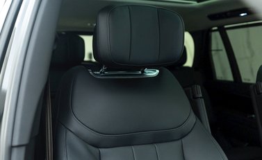 Land Rover Range Rover D350 Autobiography LWB 7 Seater 11