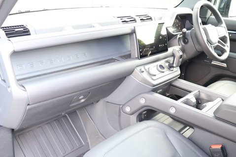 Land Rover Defender 110 2026 D350 HARD TOP X-DYNAMIC HSE REAR SEATS DECEMBER STOCK LANDING SOON  18