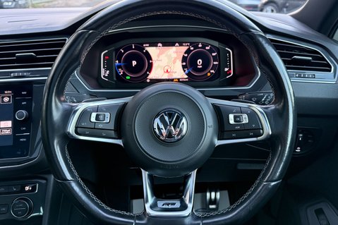 Volkswagen Tiguan R-LINE TECH TDI 4MOTION DSG -TOWBAR -ELECTRIC TAILGATE -KEYLESS -CARPLAY 7