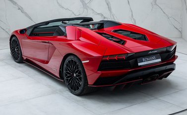 Lamborghini Aventador S LP 740-4 ROADSTER 15