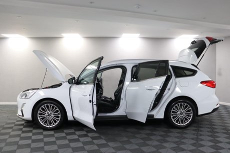 Ford Focus TITANIUM X 6