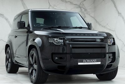 Land Rover Defender 90 V8 Bond Edition