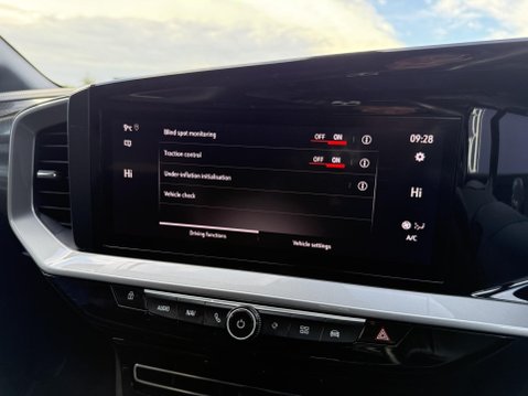 Vauxhall Mokka Electric 50kWh Ultimate SUV 5dr Electric Auto (136 ps) 42