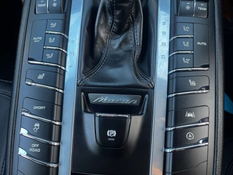 Porsche Macan 3.0 Macan S Semi-Auto 4WD 5dr 51