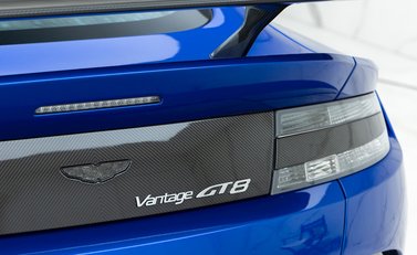 Aston Martin Vantage GT8 31