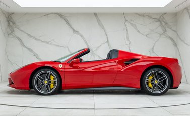 Ferrari 488 SPIDER 3
