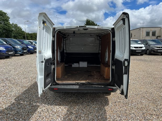 Vauxhall Vivaro SWB L1H1 Low Roof 2700 NO VAT 9