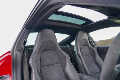 Porsche 911 CARRERA GTS PDK 10