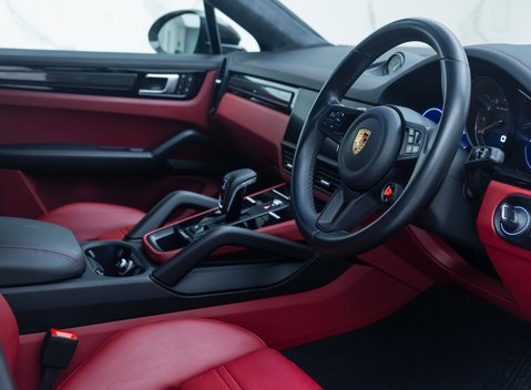 Porsche Cayenne TURBO GT 13