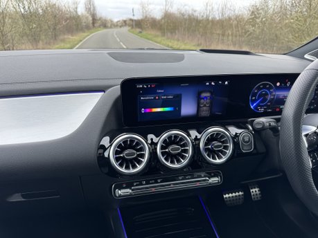 Mercedes-Benz EQA EQA 350 4Matic AMG Line Premium Plus Auto Electric 66 KWH PAN ROOF/HEADS UP 13