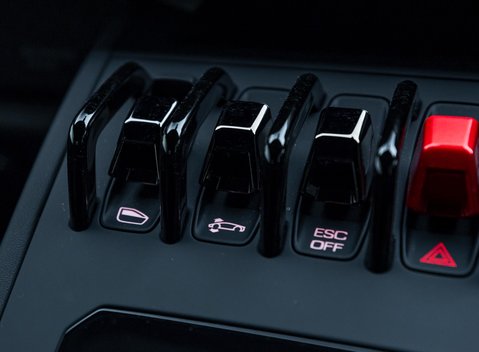 Lamborghini Huracan LP640-4 EVO 28