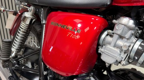 Triumph Bonneville 2012 ONLY 13K STUNNING EXAMPLE MOT WARRANTY 865CC 36