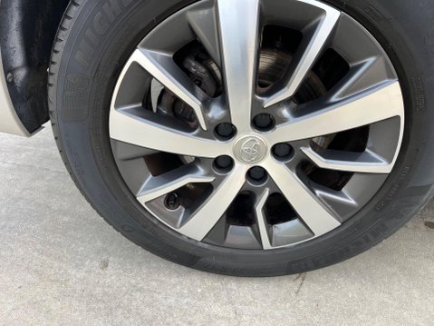 Toyota Proace Verso 2.0D Family Medium MPV Auto MWB Euro 6 (s/s) 5dr (8 Seat) 27