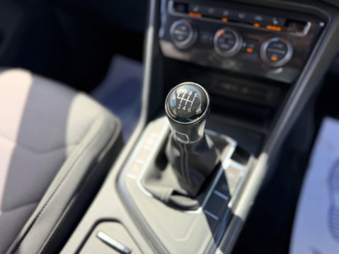 Volkswagen Tiguan 2.0 TDI R-Line Euro 6 (s/s) 5dr 59