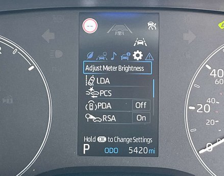 Toyota Yaris ICON HEV CVT 32