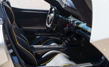 Ferrari LaFerrari Aperta 16