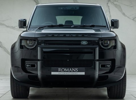 Land Rover Defender 110 V8 Bond Edition 7