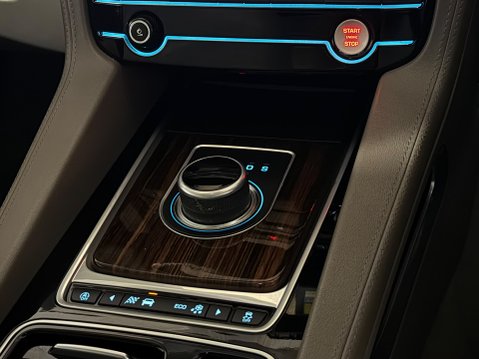 Jaguar F-Pace V6 PORTFOLIO AWD 17