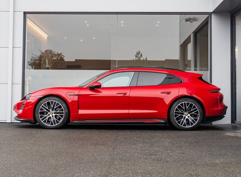 Porsche Taycan 4S SPORT TURISMO 3