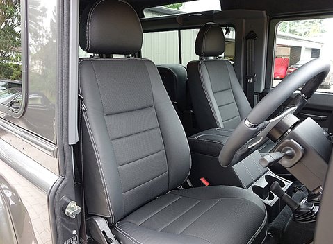 Land Rover Defender 90 XS T40 6