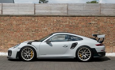 Porsche 911 (991) GT2 RS 2