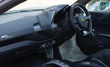Ferrari 488 Spider 17