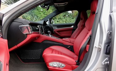 Porsche Panamera Turbo S 20